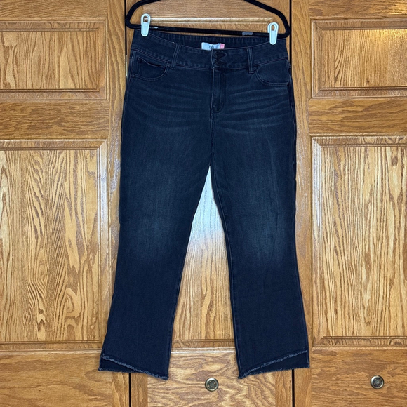CAbi High-Low Crop #4519 Black Crop Jean Size 10 EUC - Picture 3 of 9
